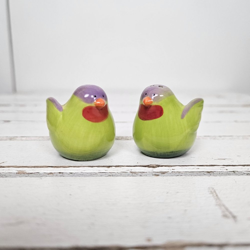 Salt and Pepper Shaker Birds